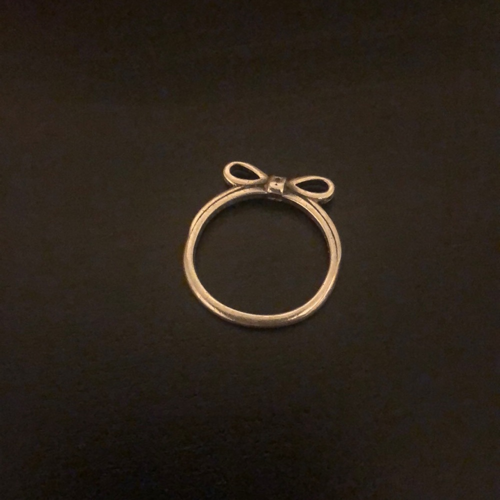 Pandora silver bow ring. Size 7